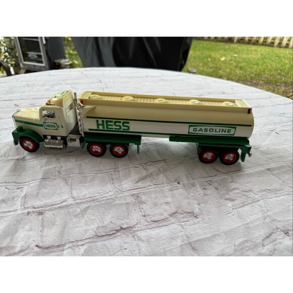 Vintage Hess Corporation Gasoline Toy Tanker Truck Green Beige Vintage 1990 - Picture 2 of 16